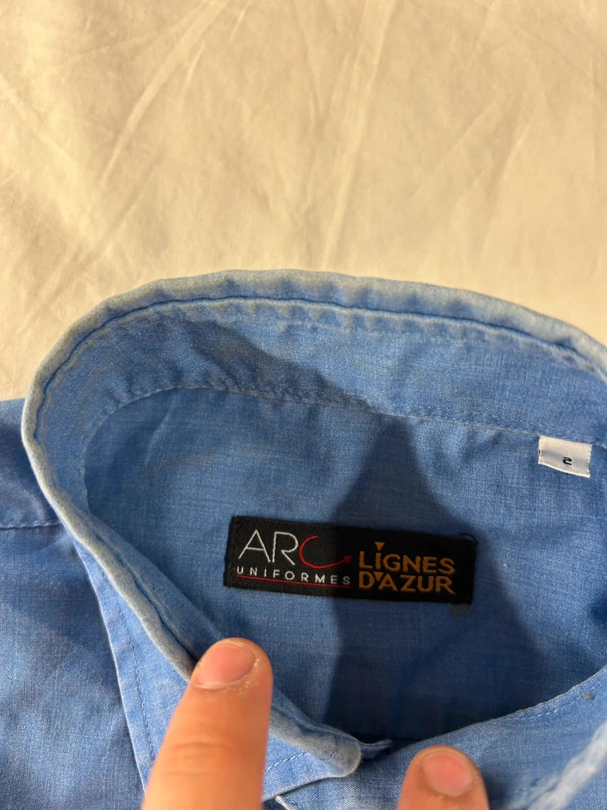 Camisa azul arco uniformes lignes d’azur – photo 8